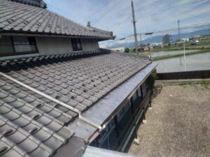 葺き替え工事を行いました。